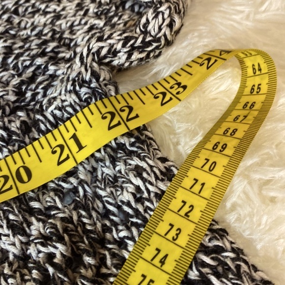 NORTON MCNAUGHTON LOOSE KNIT BLACK and WHITE CREW NECK SWEATER Size L GUC - Picture 6 of 9